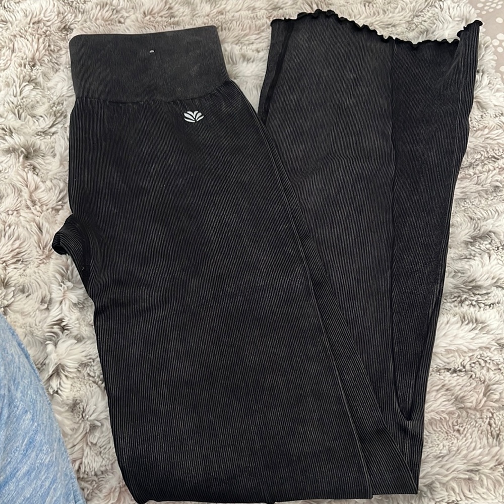 Black grey flare yoga pants